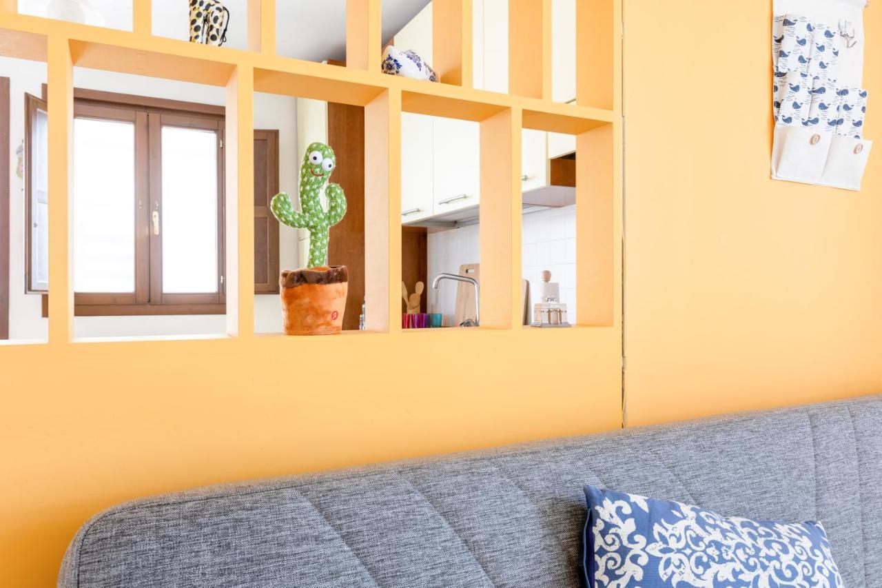 Lecce Colorful Flat With Terrace & Parkingアパートメント エクステリア 写真